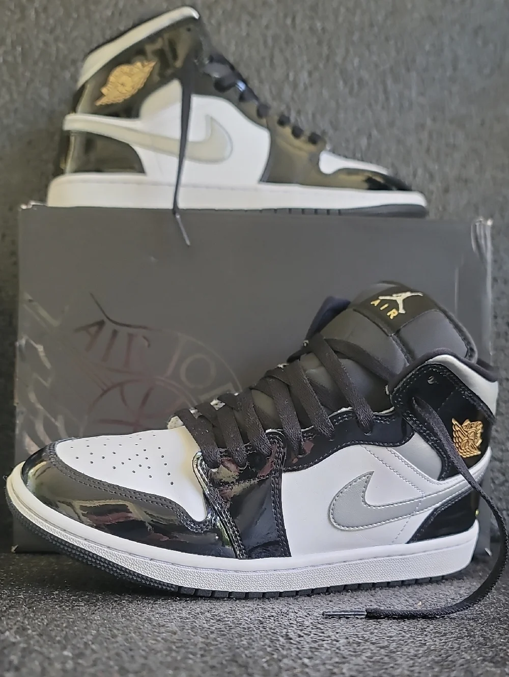 Nike Air Jordan 1 Mid SE "Metallic Silver/Metallic Gold" Patent Leather Wmns 9.5 - Picture 2 of 16